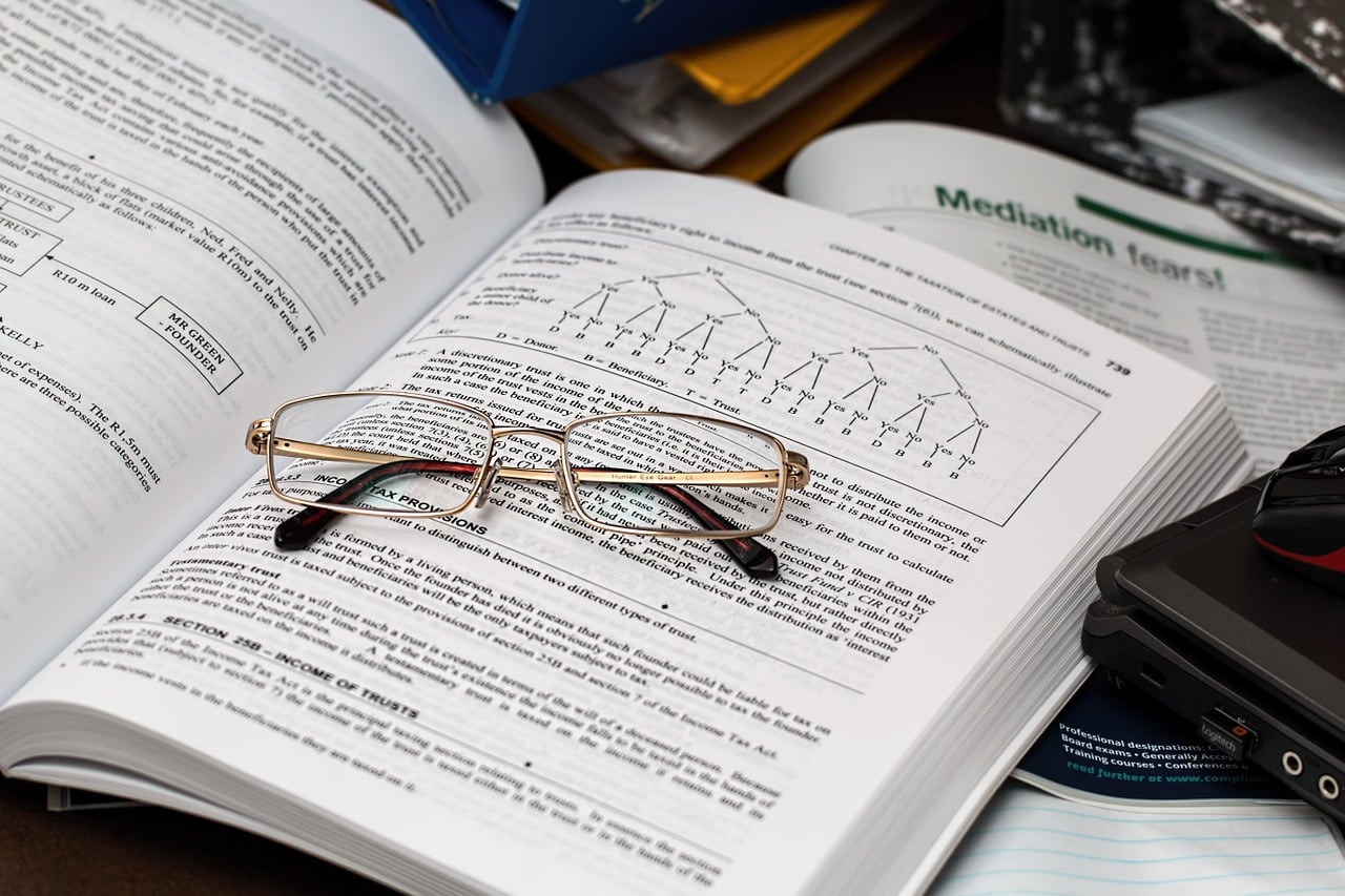livre comptabilité lunettes métier Ennéagramme type 5